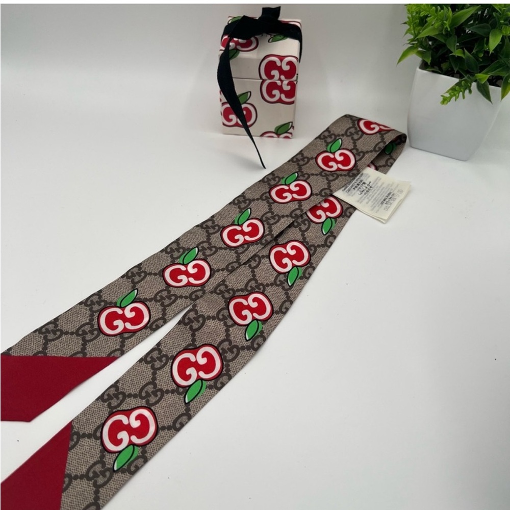 Limited Edition Gucci Apple Twilly Neck Scarf